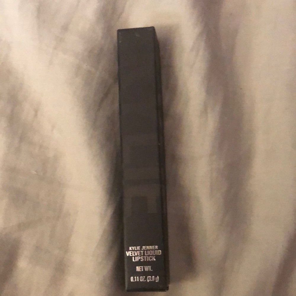 Kylie cosmetics liquid lipstick in Shook